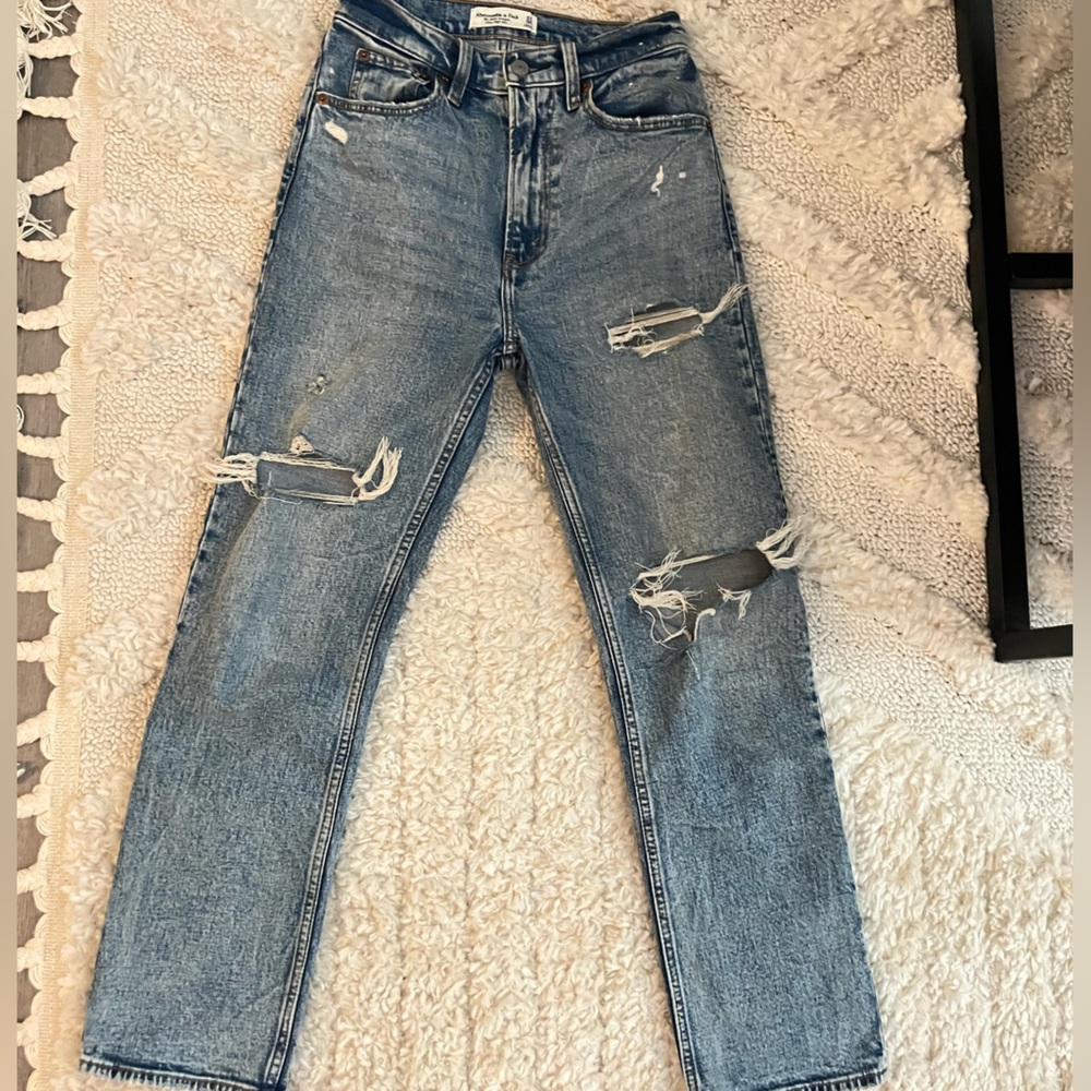 Abercrombie Ultra High Rise Ankle Straight Jean